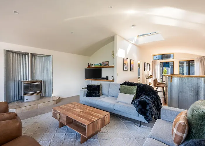 Lakefront Townhouse Apartment