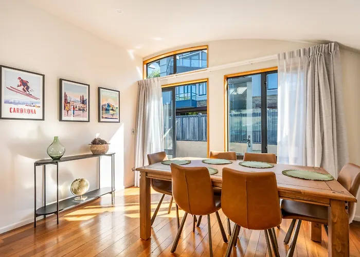 Apartment Lakefront Townhouse