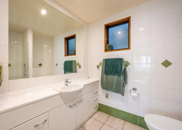 Apartment Lakefront Townhouse Wanaka