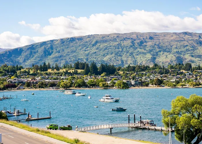 Lakefront Townhouse * Wanaka